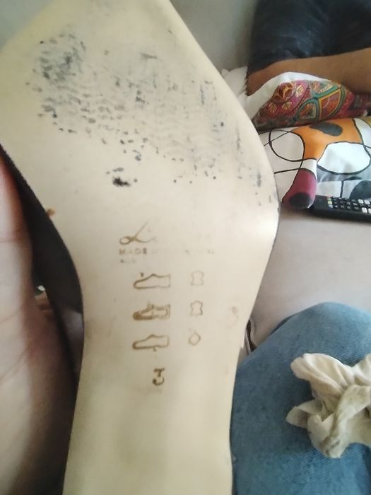 Sapatos de Salto Clássicos Guinot em Pele N.º 37 (Como Novos)