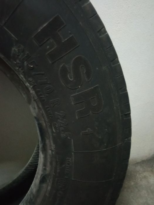 Vendo pneu pesado