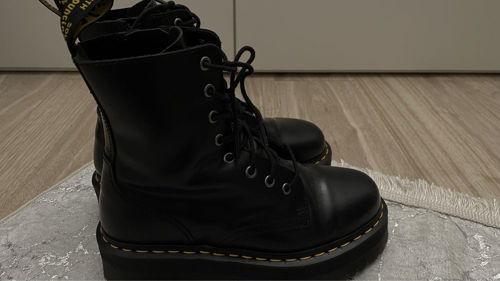 Glany czarne Dr Martens Jadon model