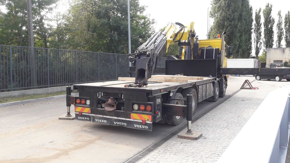 Transport HDS wynajem usługi dźwigowe usługa HDS dźwig dźwigu transport gabarytowy ponadgabarytowy kontenera kontenerów BDF montaż konstrukcji stalowe