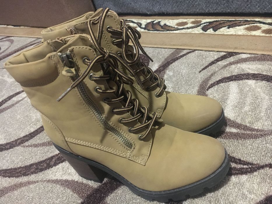 Жіночі черевички