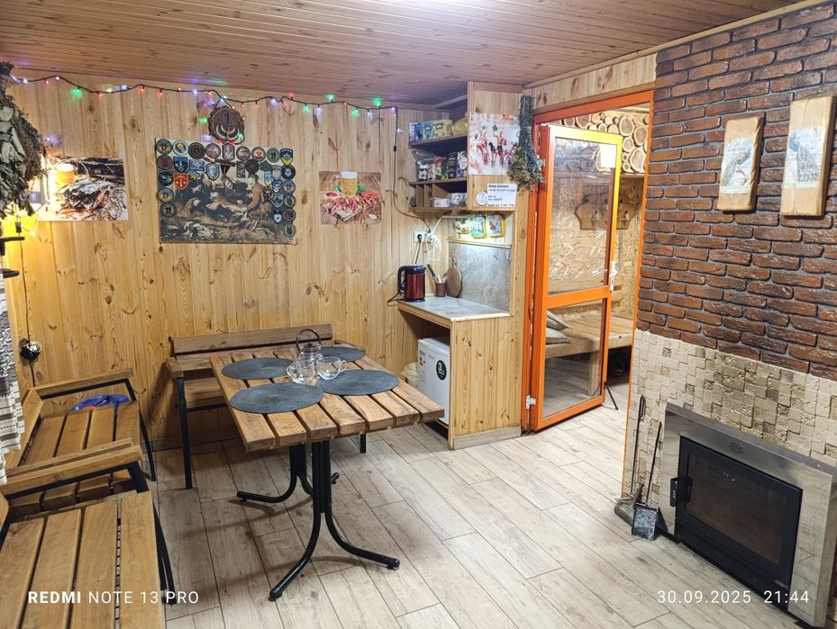Баня, лазня на дровах, камін, масажний стіл.