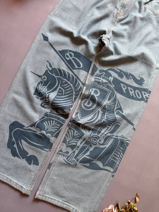 Джинси Burberry .