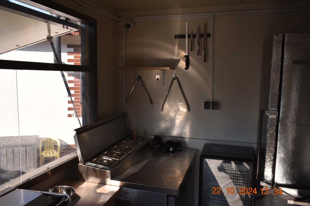 Sprzedam FOOD TRUCKA /KEBAB /z Całym Asortymentem /Zero Wkładu