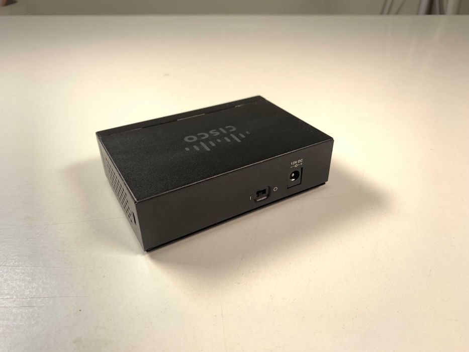Switch Cisco 5 Portas SG110D-05.