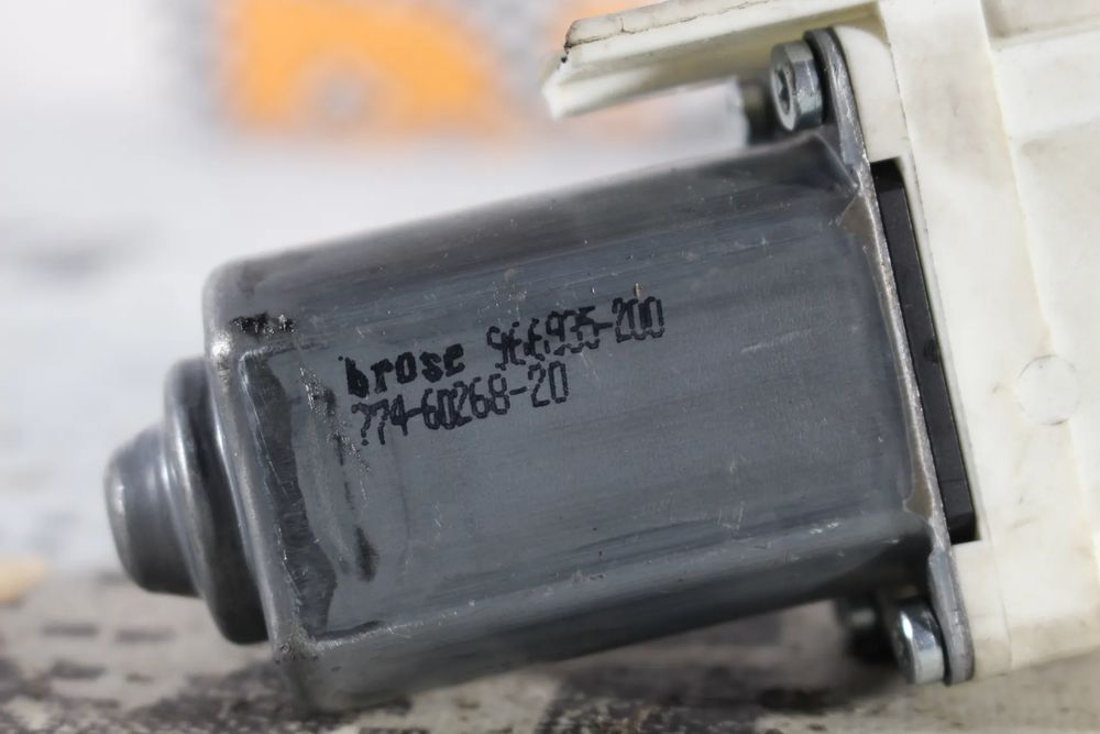 Motor vidro frente esquerdo AUDI A4 (8K2, B8)