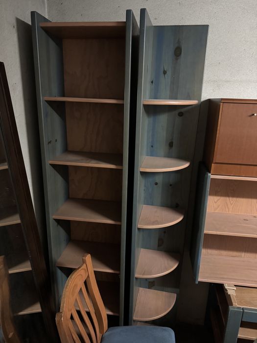 Estantes altas - Mobília Variada