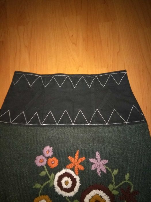Saia de Lã, única, feita artesanalmente.