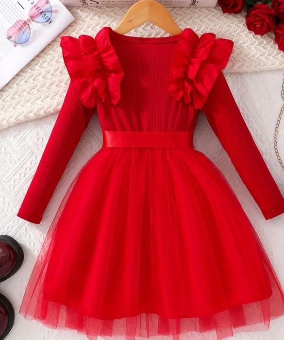 Nowa sukienka z tiulem