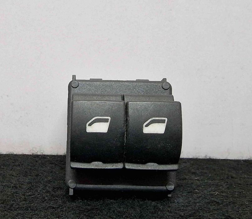 Comando / Botão / Interruptor Vidros Frente Esquerdo 96664313ZD - CITROËN C-ELYSEE