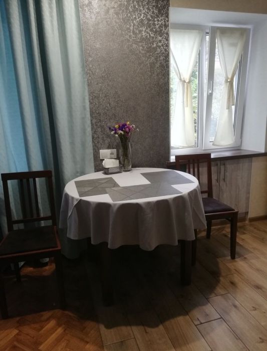 Погодинно подобово готель Україна , район Голливуда , центр