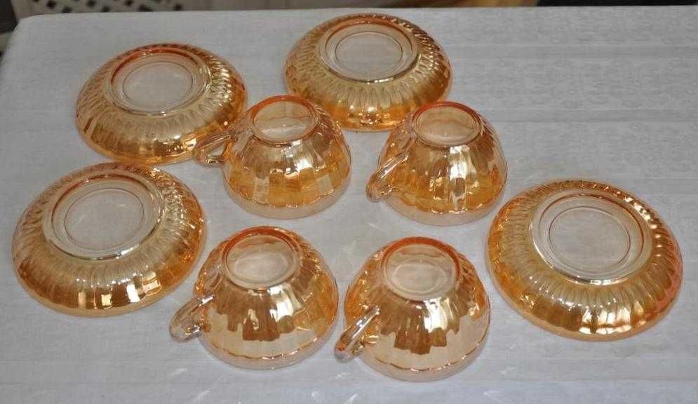 Stare zabytkowe filiżanki. Carnival glass, iryzowane, art-deco