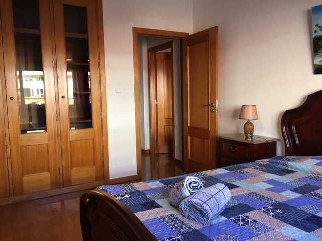 Oportunidade: T3 em Algés , espaçoso e com muita luz, excelentes acessos a Lisboa