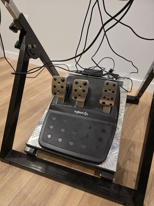 Volante G29 + Shifter com suporte para sim racing