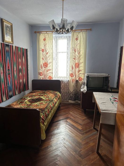Продається 1/2 будинку