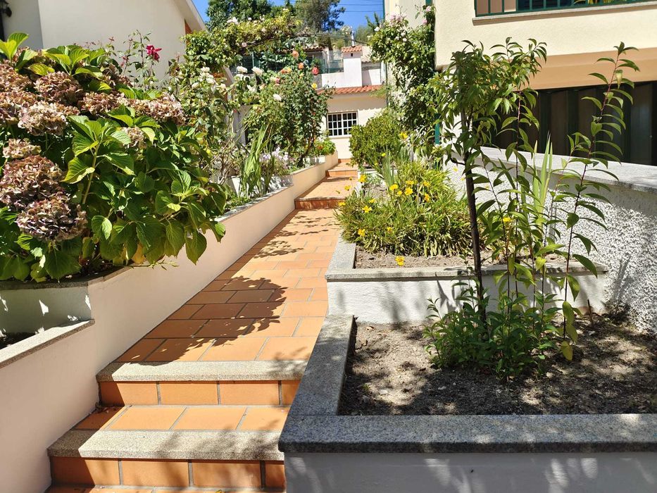 Moradia T5 com excelente localização em Vouzela