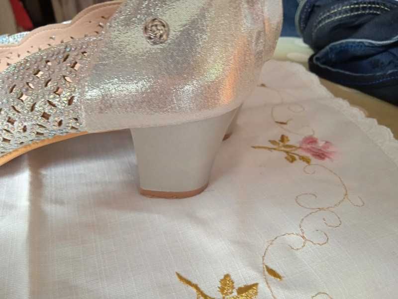 Eleganckie buty imprezowe