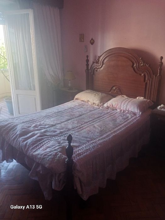Mobília de quarto completa em Mogno