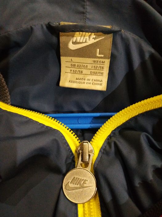 Спортивні куртки Nike, Primark