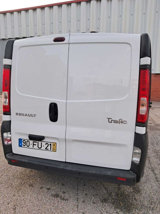 Renault Trafic 2.0 dCi 6 lugares 6 velocidades
