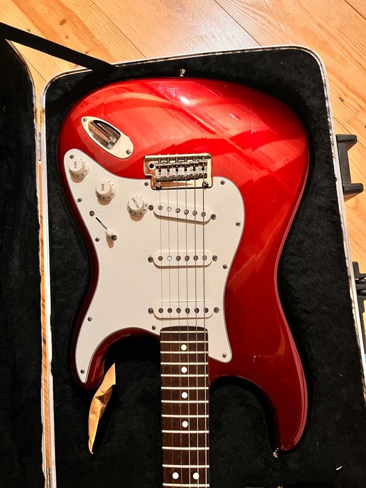 Guitarra Fender Stratocaster American Standard