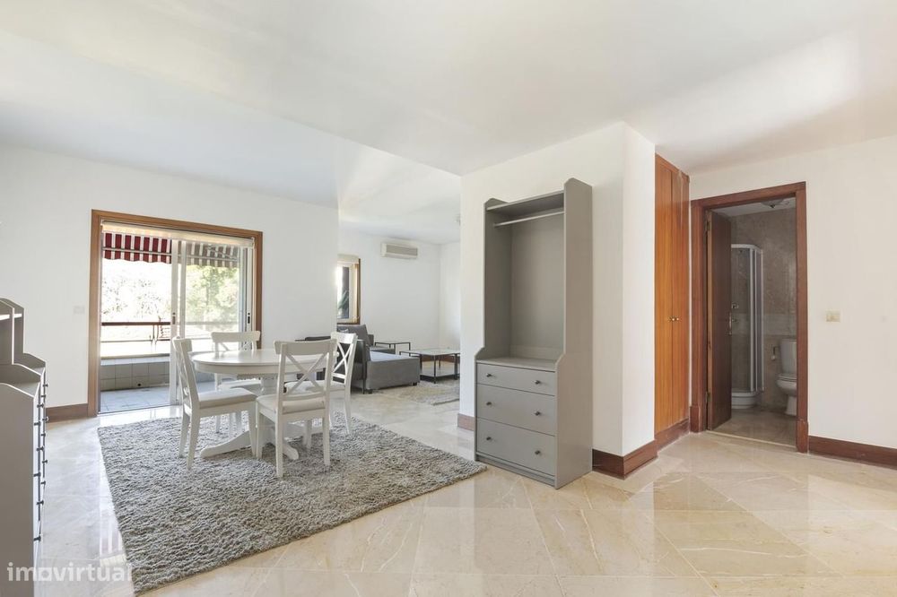Apartamento T2 com jardim, Estoril, Cascais