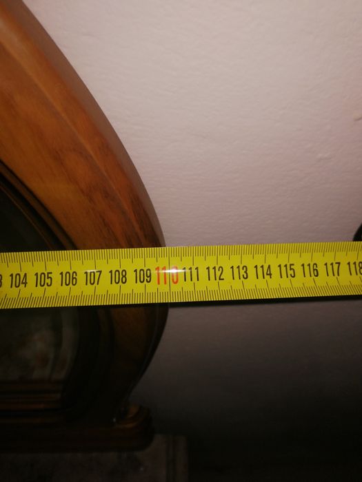 Espelho com moldura em cerejeira