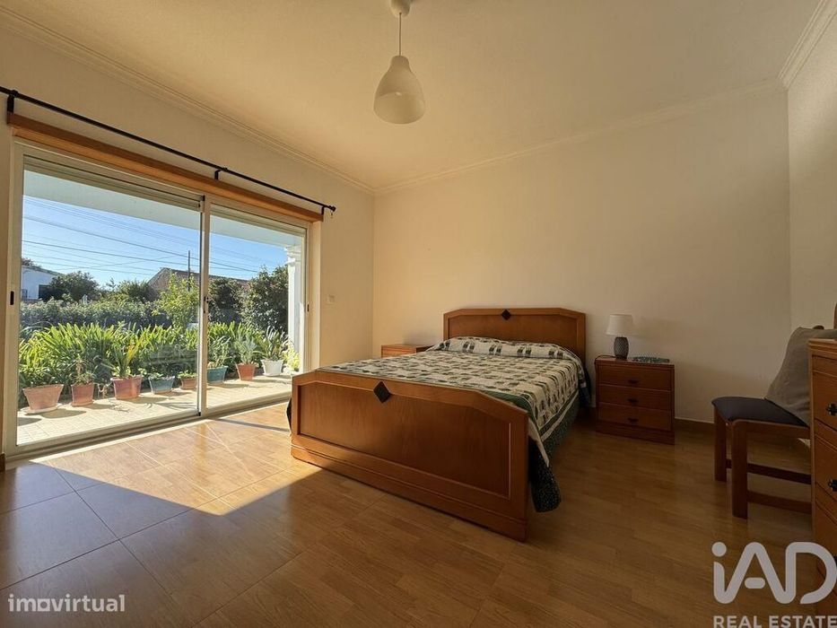 Moradia isolada T4 em Serra e Junceira de 204,5 m2
