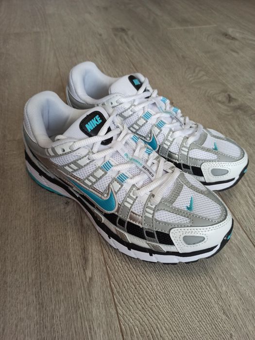 Кросівки жіночі NIKE P-6000