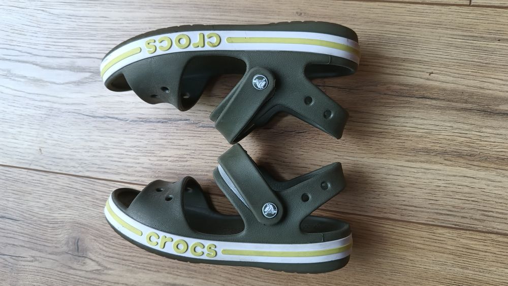 Sandały Crocs J2