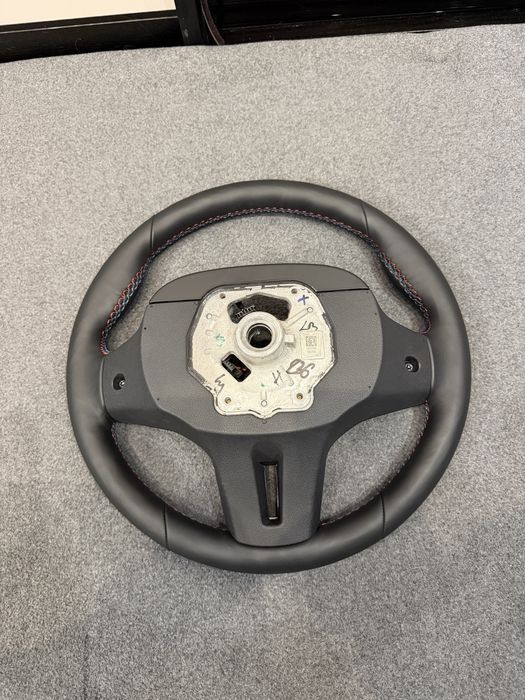 Руль BMW M (G01 G02 G05 G06 G07 G11 G12 G15 G16 G20 G22 G26 G30 G32)