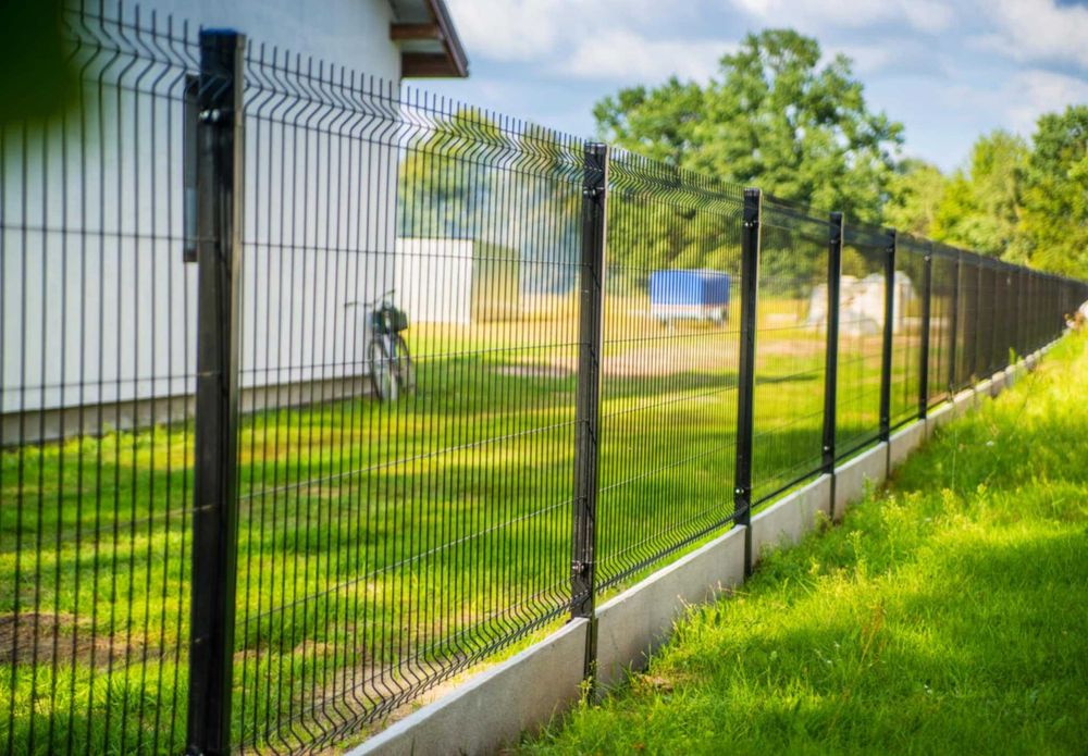 Montaż ogrodzeń panelowych betonowych drewnianych