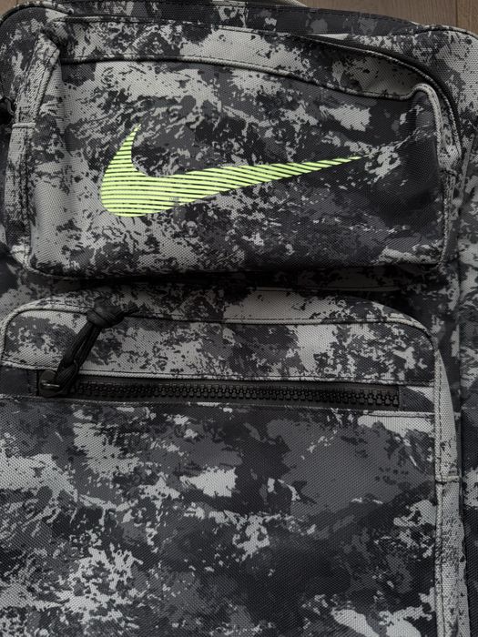 Рюкзак nike utility speed cq9258-073 сіро-чорний камуфляж Air Max