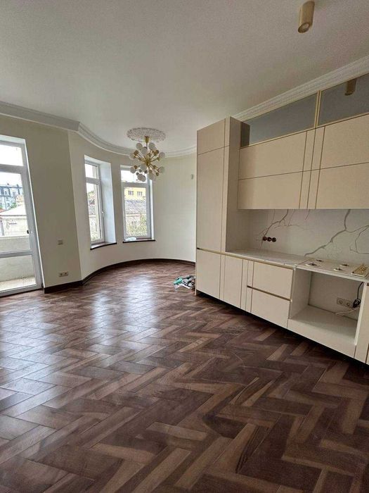 Клубний будинок біля парку Шевченка