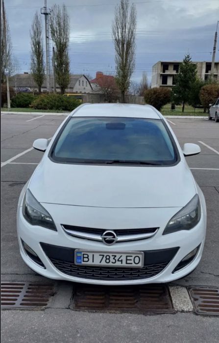 Opel Astra j 2013  1,7 Cosmo