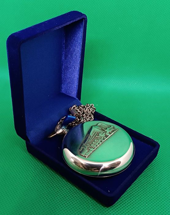 Часы  карманные Молния (Паровоз)в футляре с родной цепочкой Serkisof