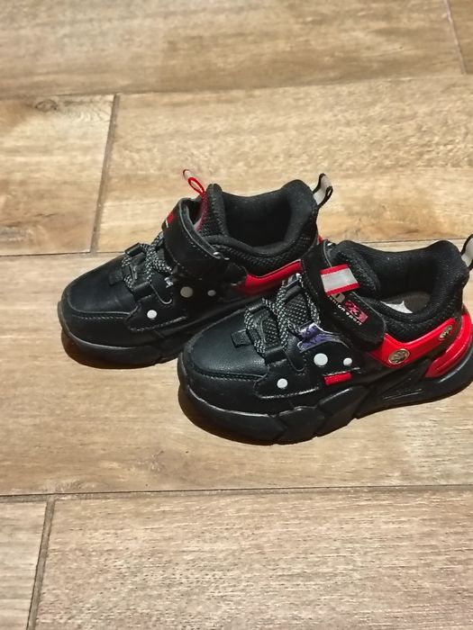 Buty sportowe , rozmiar 27