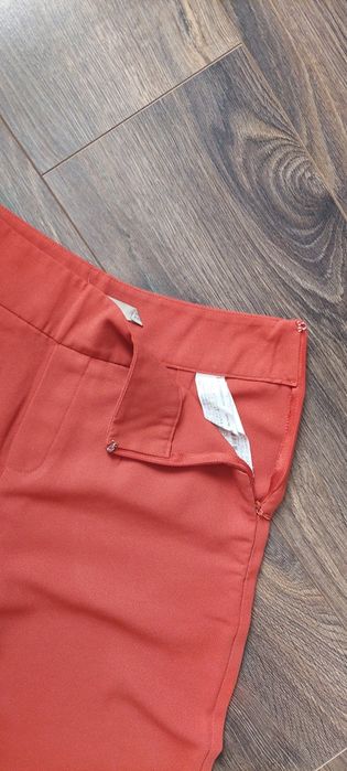 Spodnie damskie z szerokimi nogawkami Bershka 34