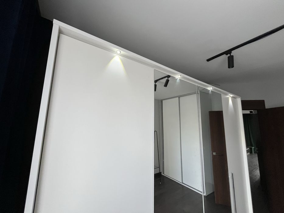 Szafa czterodrzwiowa led z lustrem Brema 255 cm - biała