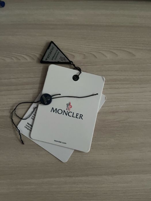 Кардіган Moncler розмір s-m