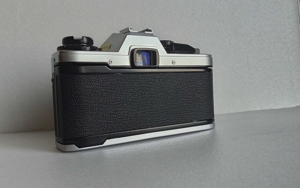 Плівковий фотапарат Olympus OM-10 50mm 1.8
