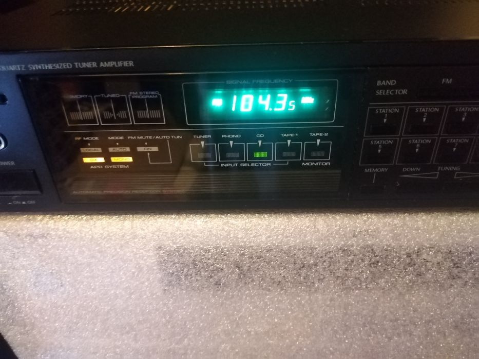 Onkyo Amplifier with Radio Model TX-732064170344128514121