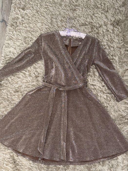 Вечернее блестящее платье