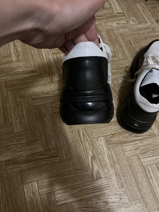 Ботинки під кросівки