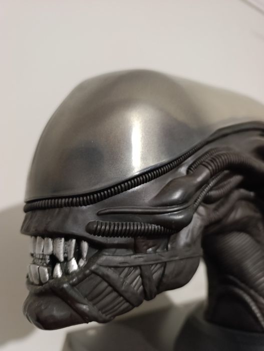 Cabeça Alien Aniversário com 8 DVDs