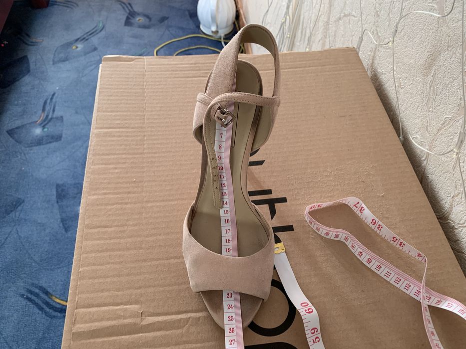 Продам босоніжки Antonio Biaggi