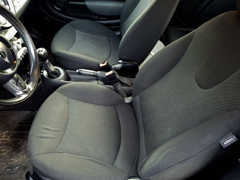 Mini Cooper S-doinwestowane auto.