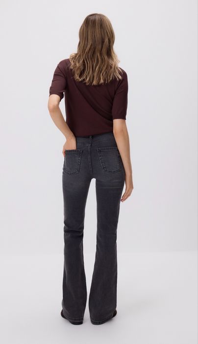 Трендовые джинсы клеш - reserved