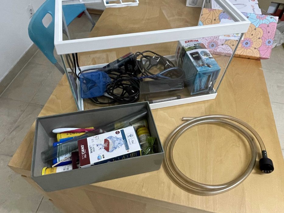 Aquário 20l + todos os acessórios