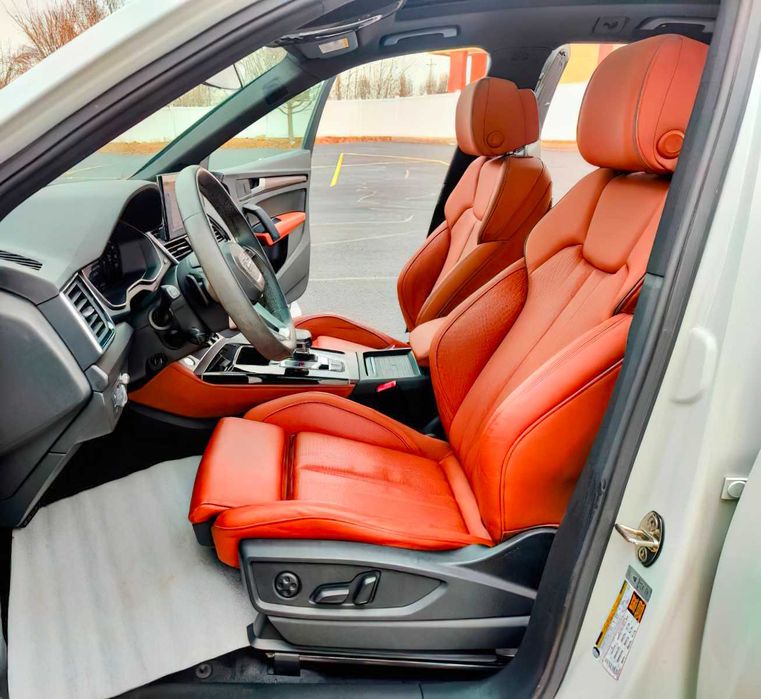 Audi Q5      2021